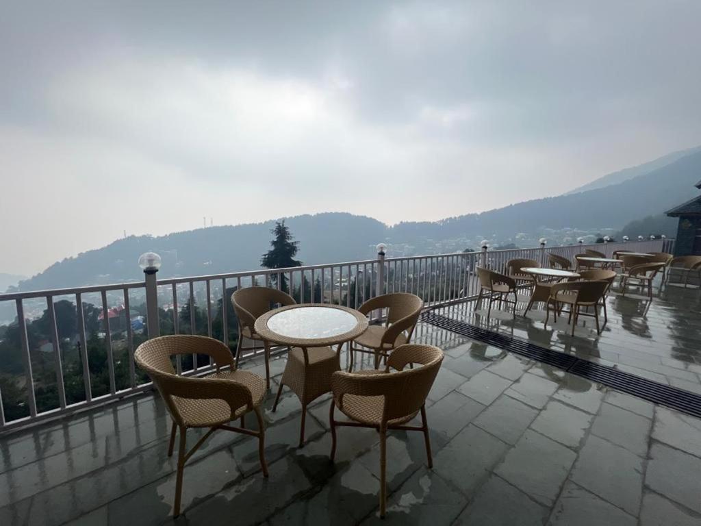 Highsky Resort Dharamshala Buitenkant foto